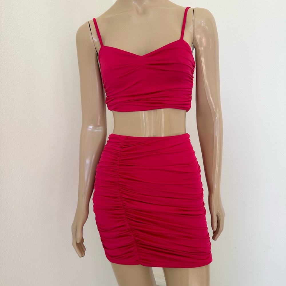 Check the video top skirt set used